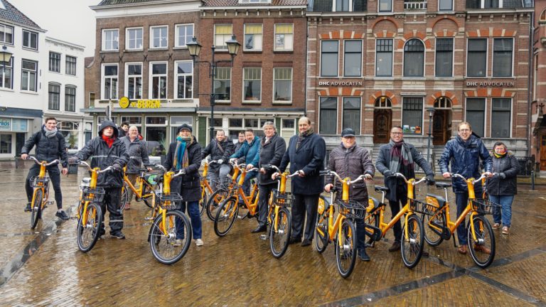 Pak de deelfiets nu ook bij de stations in Hardinxveld-Giessendam