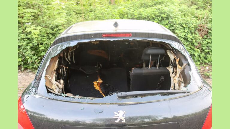 112-nieuws: veel schade bij autobrand in Dordrecht