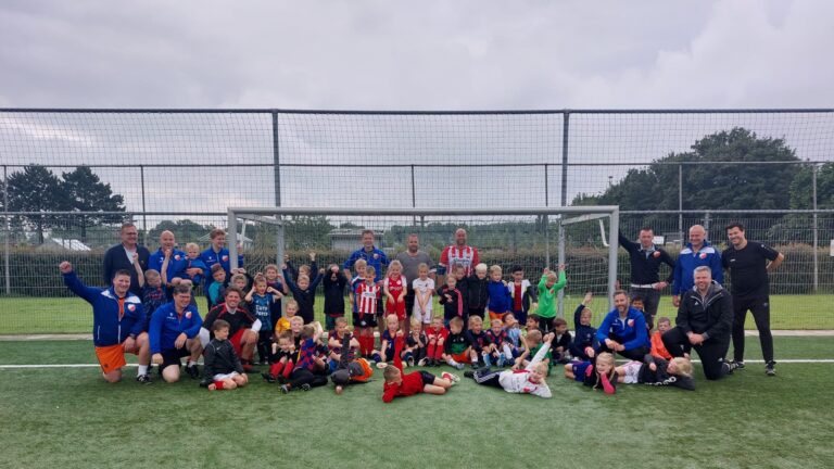 Regenachtige VVH-voetbalclinic en VVH-voetbalkamp succesvol verlopen