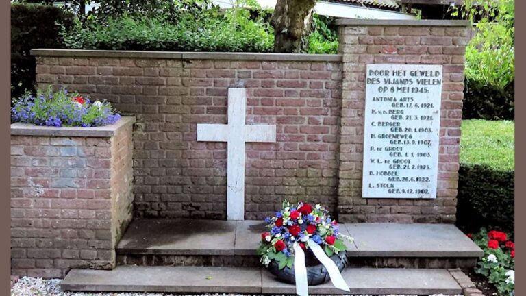 Herdenking bij monument Donckse Laan in beeld