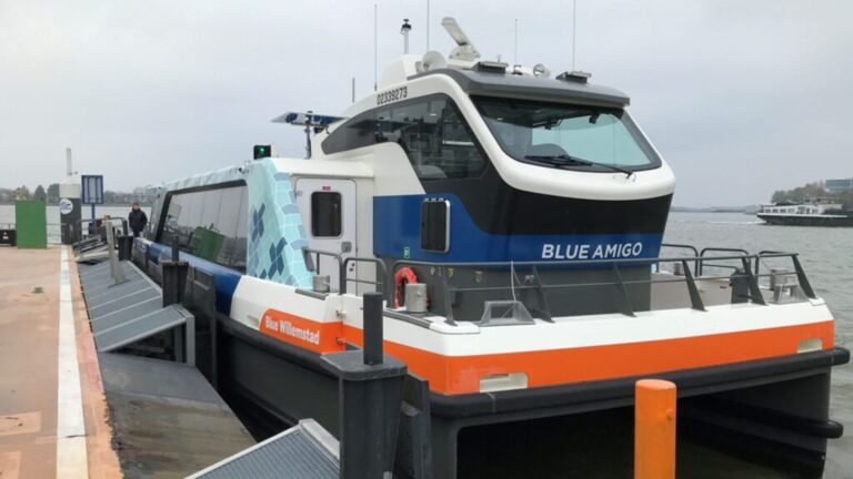Blue Amigo verkoopt aandelen Waterbus