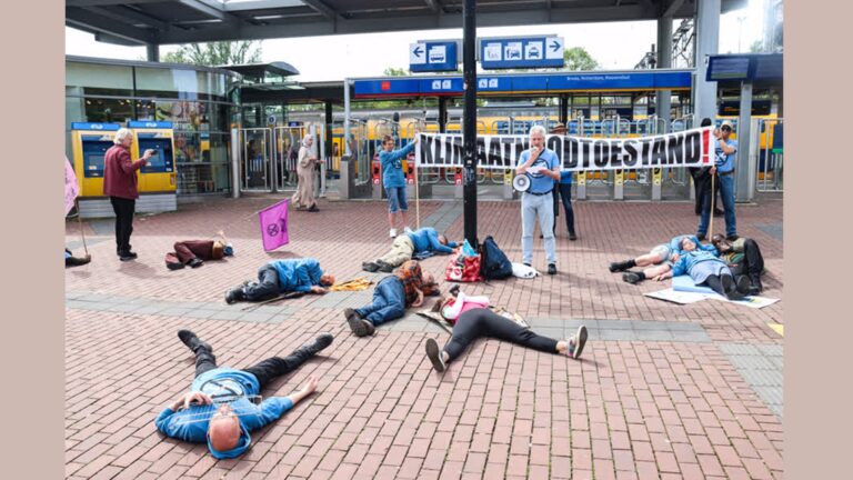 Extinction Rebellion in actie voor demonstratierecht: ‘Wij zijn een brave groep’