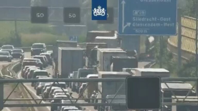 Drukke ochtendspits door ongelukken op A16 en A15
