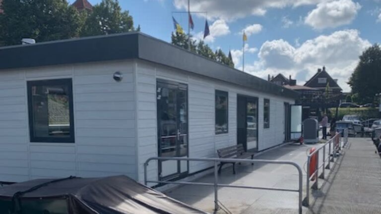 Watersportvereniging Sliedrecht neemt nieuwe ‘Ark’ in ontvangst