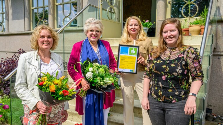 Yulius ontvangt het keurmerk ‘Vrijwillige Inzet Goed Geregeld’
