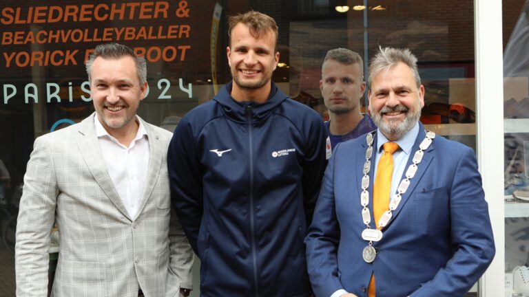Uitzwaaimoment Beachvolleyballer Yorick de Groot