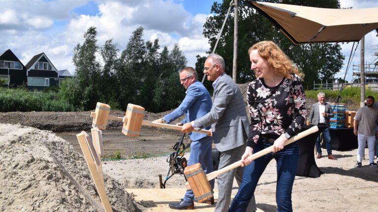 Feest op de bouwplaats van Land van ’t Hof