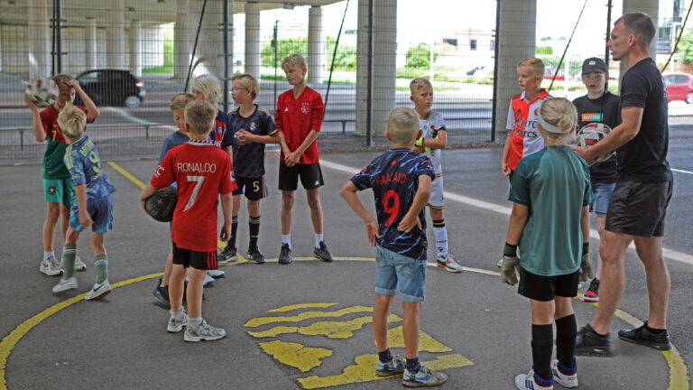 Straat voetbaltoernooi S.O.J.S. 