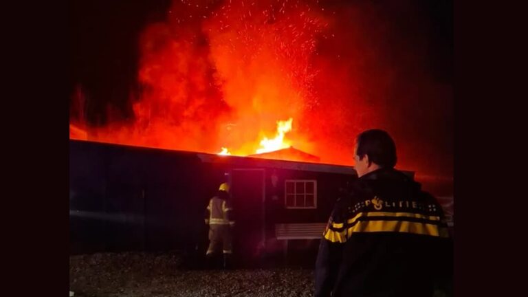 112-nieuws: grote brand op boerderij en automobiliste knalt op politiebus