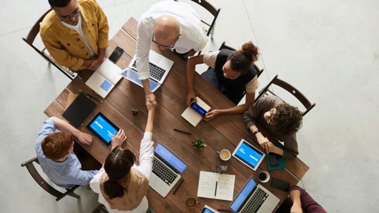Nijpend bestuursledentekort Dordtse verenigingen: hoe maak je jongeren enthousiast?