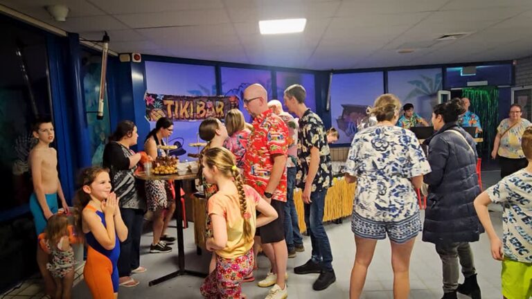 Jubileumfeest zwemclub laat zien dat de vereniging leeft