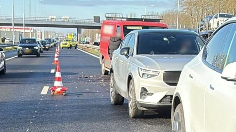 Ongeluk A15 met 5 voertuigen