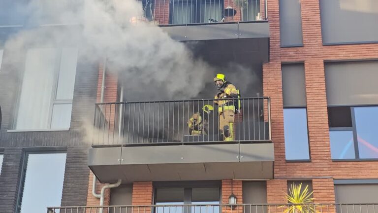 112-nieuws: Vrouw rijdt tuin van kerk in, brandweer haalt dieren naar buiten