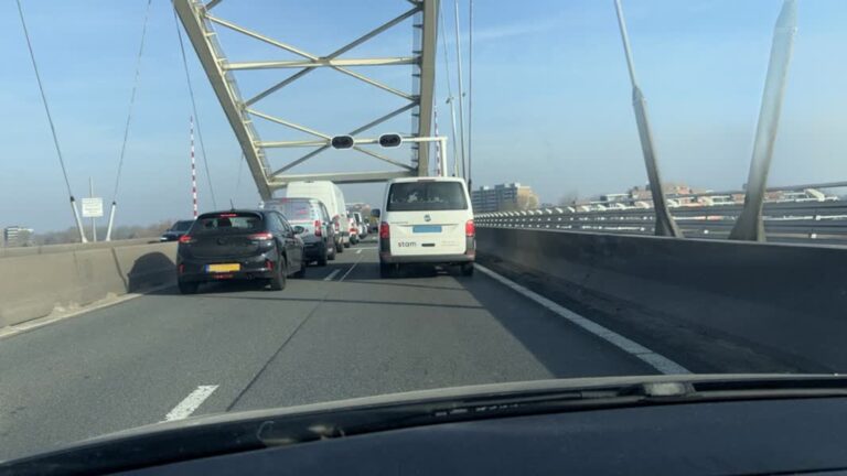 Drukte op de weg door afsluiting Drechttunnel