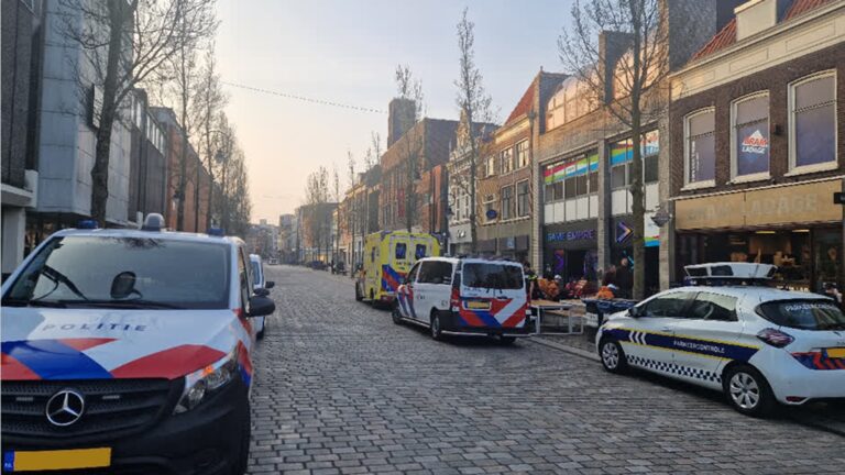 Handhaver wordt mishandeld en raakt gewond, man aangehouden