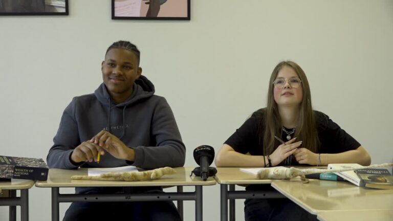 Wie weet alles van vroeger? Jaylen en Roos strijden om landelijke prijs