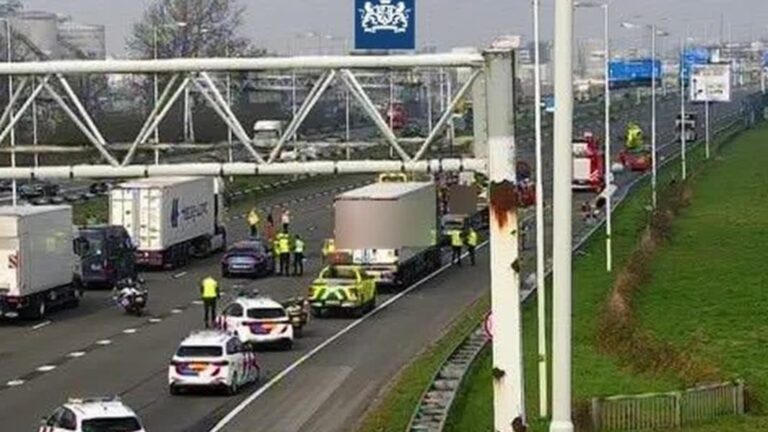 Actie voor omgekomen chauffeur: ‘Rij met een zwarte zakdoek of rouwband aan je truck’