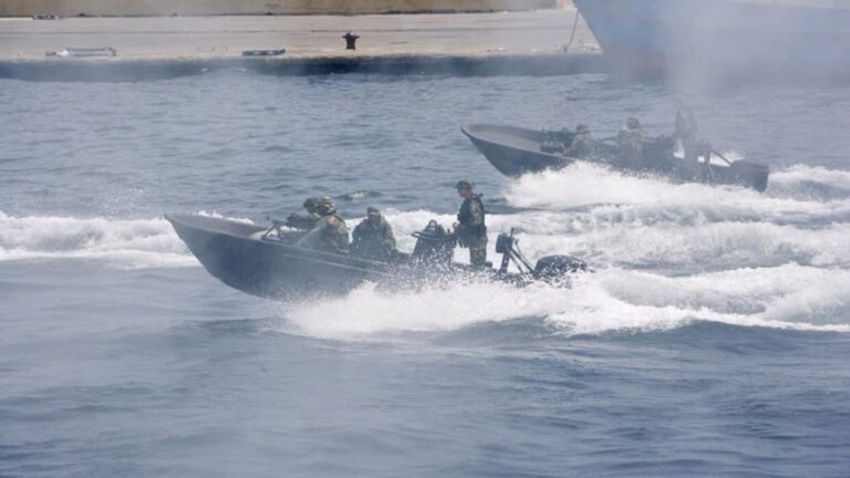 Mariniers te zien op straat, defensie oefent in onze streek