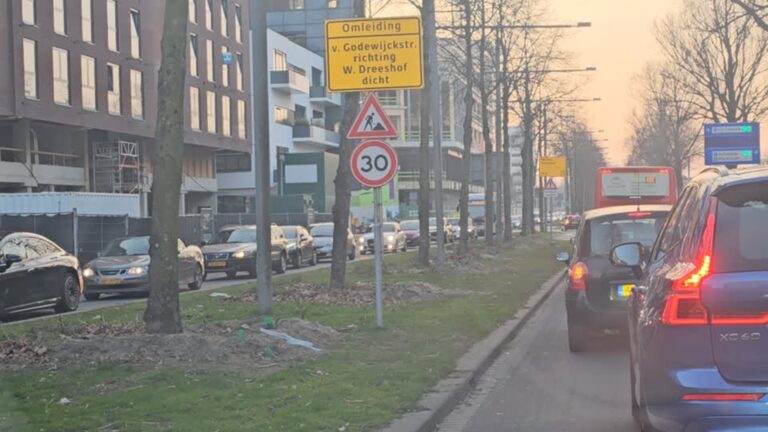 Dordrecht zet verkeersregelaars in vanwege afgesloten Drechttunnel