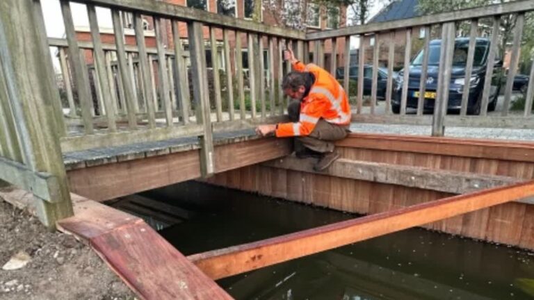 Inspecteurs controleren bruggen, tunnels en steigers