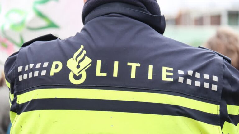 Automobilist rijdt door na aanrijding