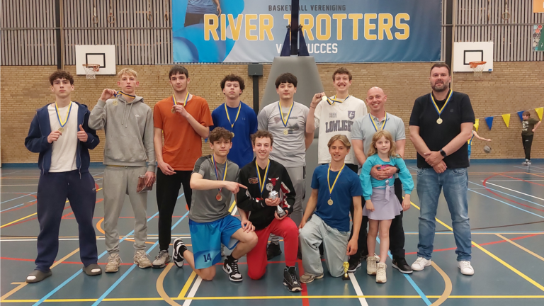 Kampioenen bij Basketbalvereniging River Trotters