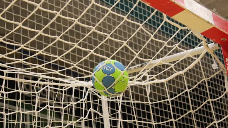 Handbalcoach misbruikte kwetsbare pupil: ‘Ik dacht dat het een gelijkwaardige relatie was’