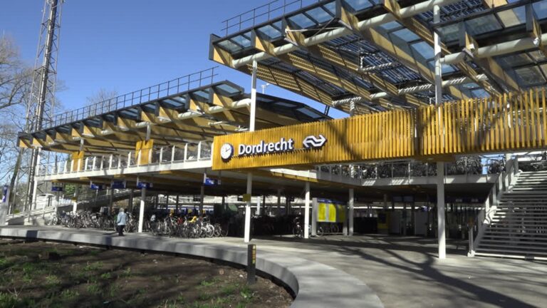 Nieuwe entree Station Dordrecht maakt kans op architectuurprijs