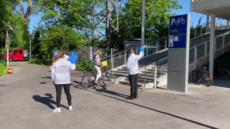Fietsforenzen worden naar de goede plek gezwaaid: ‘Ik wist het niet’
