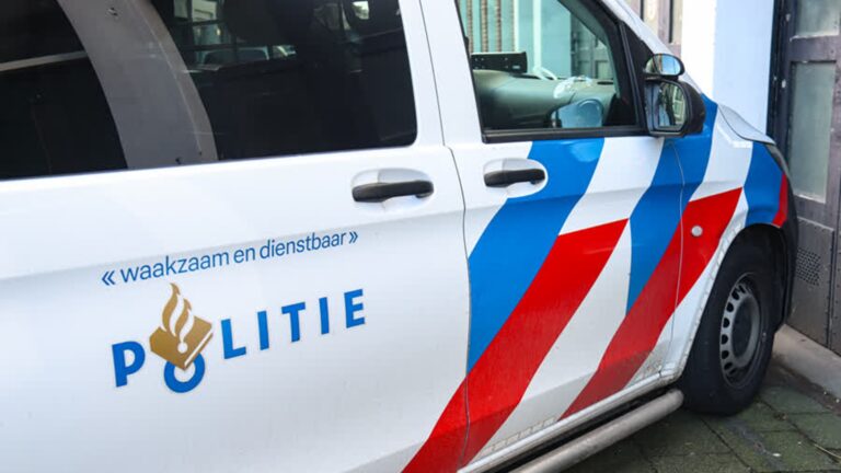 Overval met mes op winkel, dader maakt geld buit