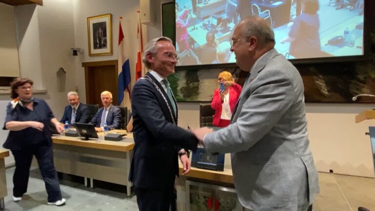 Nieuwe burgemeester beëdigd: ‘Ik word al herkend op straat’