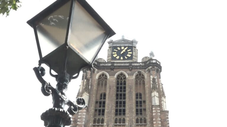 Klokken luiden weer, eentje buiten bedrijf