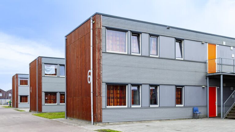 Raad Hardinxveld eist duidelijkheid over 210 vluchtelingen: ‘Wethouder, hoe nu verder?’