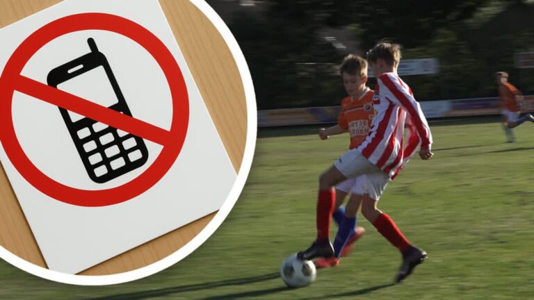 Geen mobieltjes in kleedkamers? Bij deze club weten ze niet beter