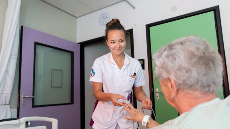 Van nieuwbouw dromend Albert Schweitzer financieel in de top van Nederland