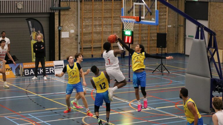 River Trotters overtuigend langs Apollo Amsterdam in bekerduel