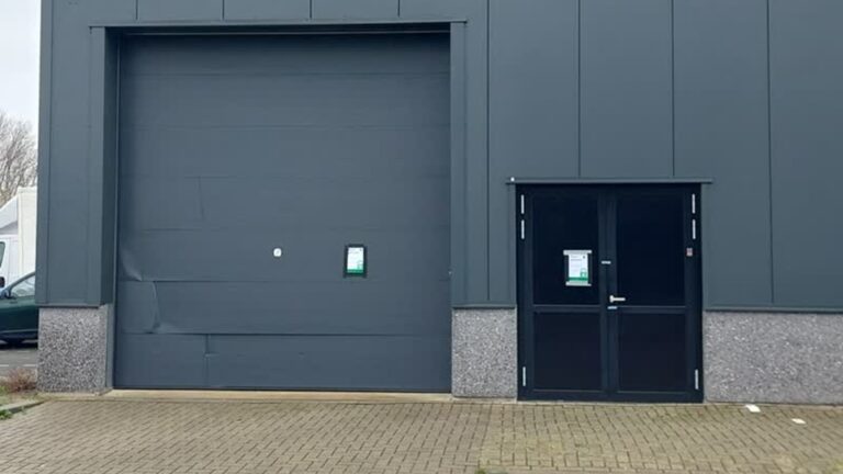 6,1 miljoen illegale pillen gevonden in loods, burgemeester grijpt in