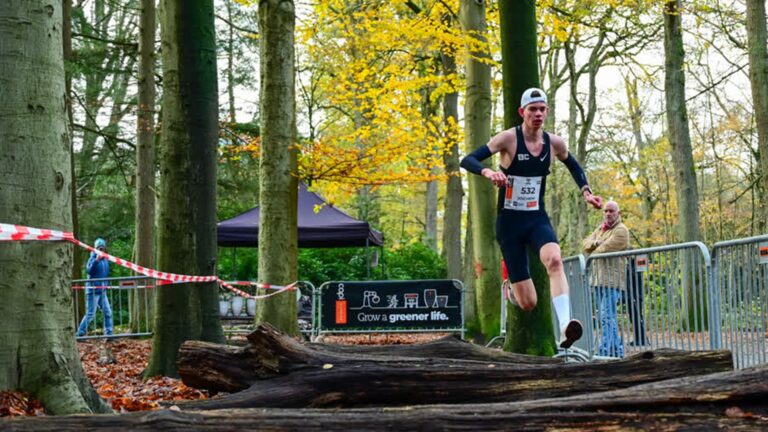 Sliedrecht is kampioen rijker: 19-jarige Jochem wint NK Cross