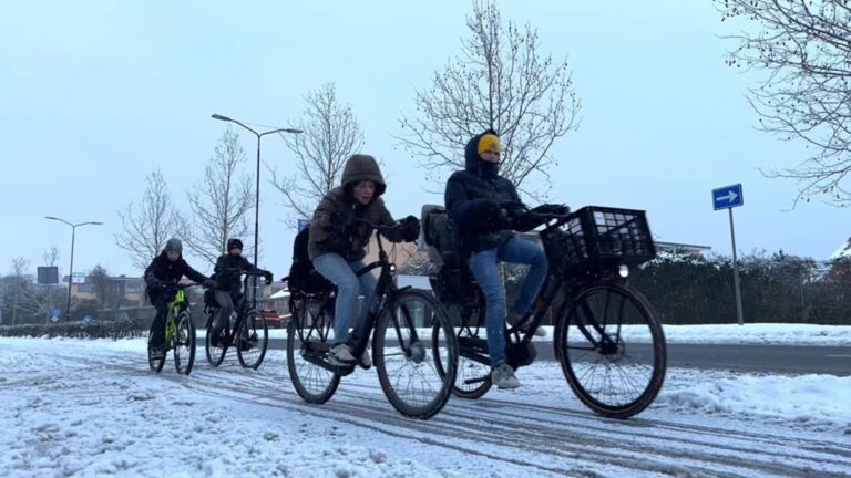 Van sneeuwvrij tot gewoon open: zo gaan scholen om met het winterweer