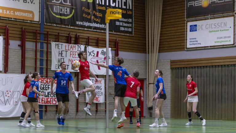 Merwede/Multiplaat grijpt net naast de punten in tactisch duel met Maassluis