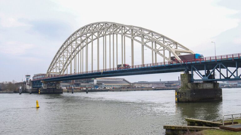 Brug over de Noord even gestremd