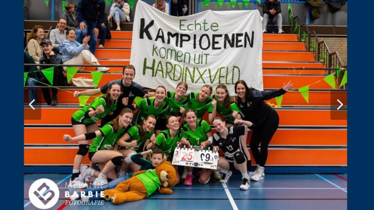 Meisjes A1 kroont zich tot kampioen in de hoofdklasse