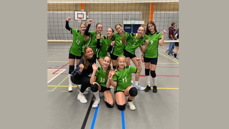 OKK’70 Meisjes C2 kroont zich tot kampioen na knappe overwinning